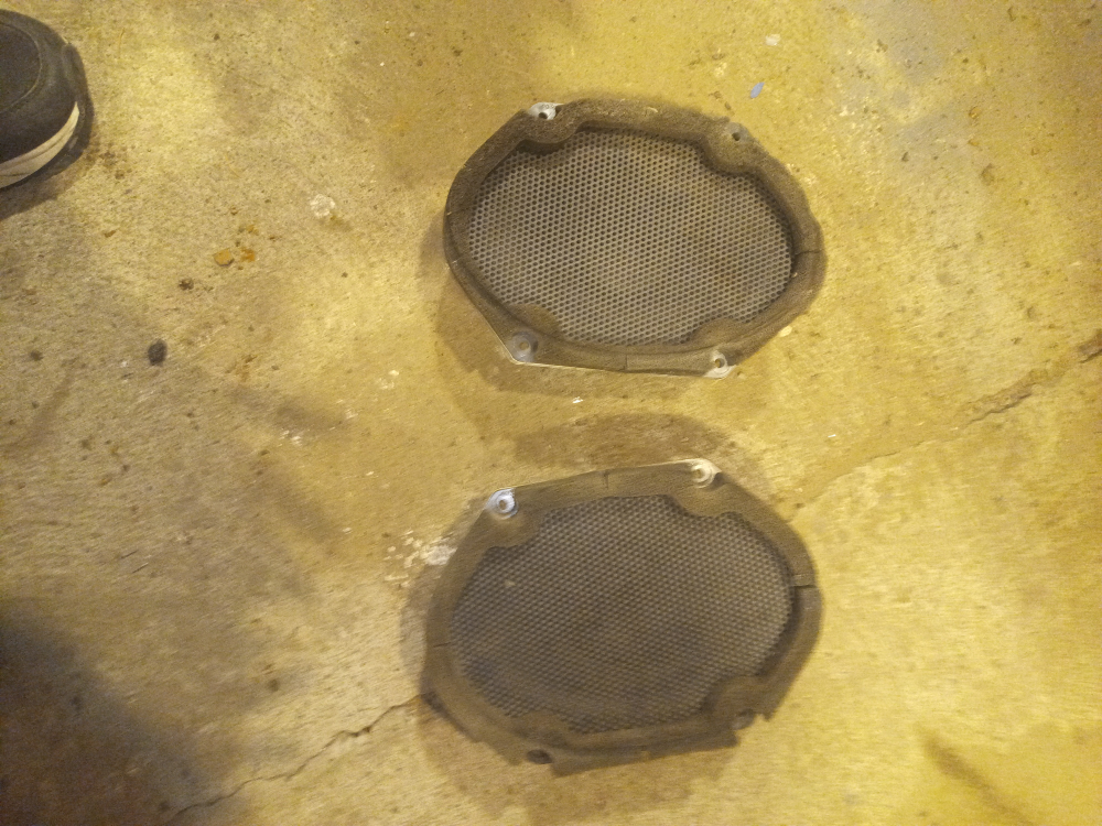 Pair of Used Car Speakers
