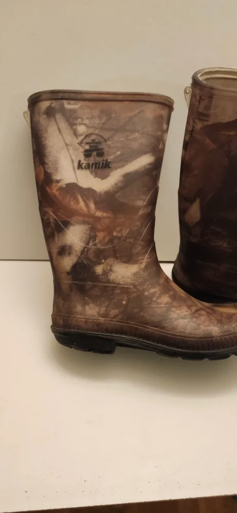 Kamik Kids' Camo Rain Boots. att price firm final image indicator(4)