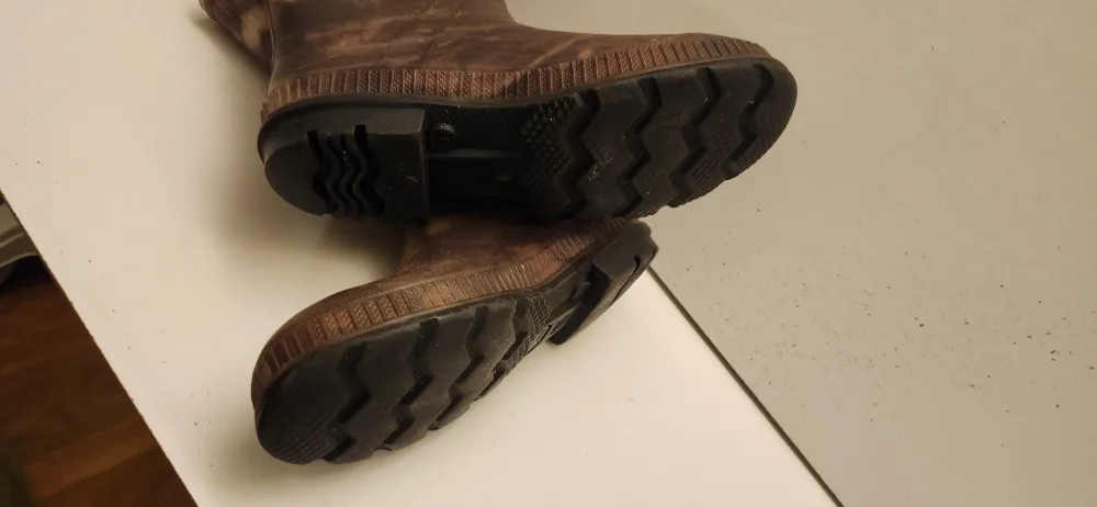 Kamik Kids' Camo Rain Boots. att price firm final image indicator(7)