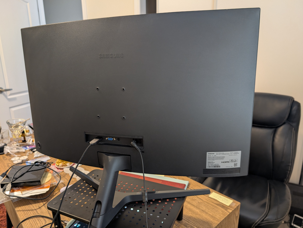 Samsung  32-inch Curved Monitor - photo 2