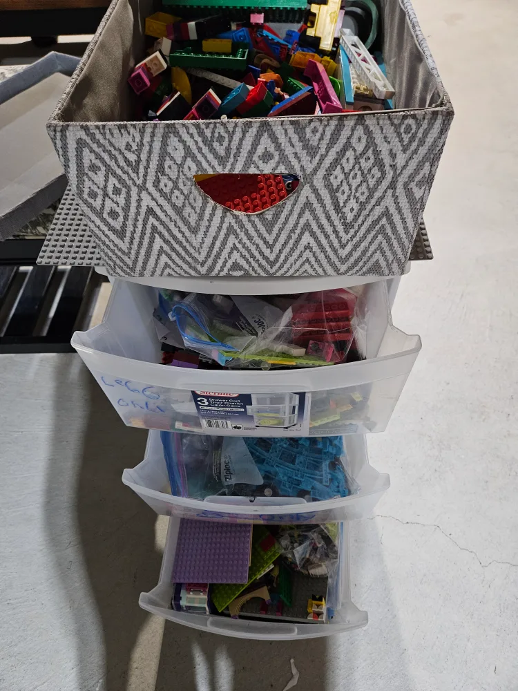 Large Lot of LEGO Bricks and Pieces image indicator(2)