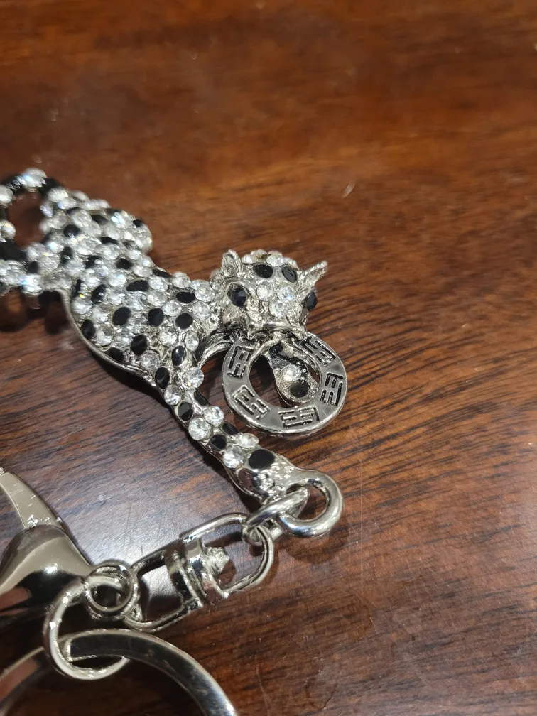 EFFY 2-Piece Keychain Set: Rhinestone Leopard and Pen image indicator(2)