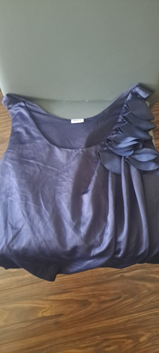 Suzy Size L/G Sleeveless Blouse