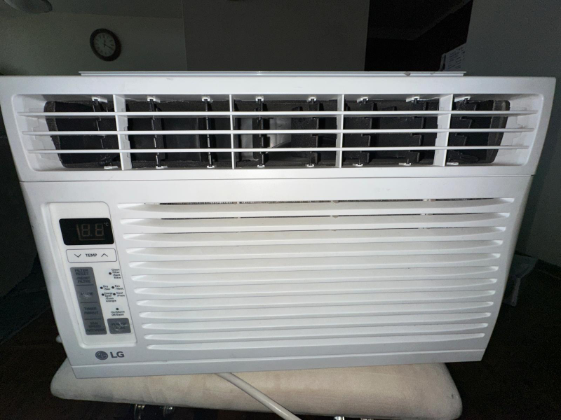 LG LW6016R 6000 BTU Room Air Conditioner