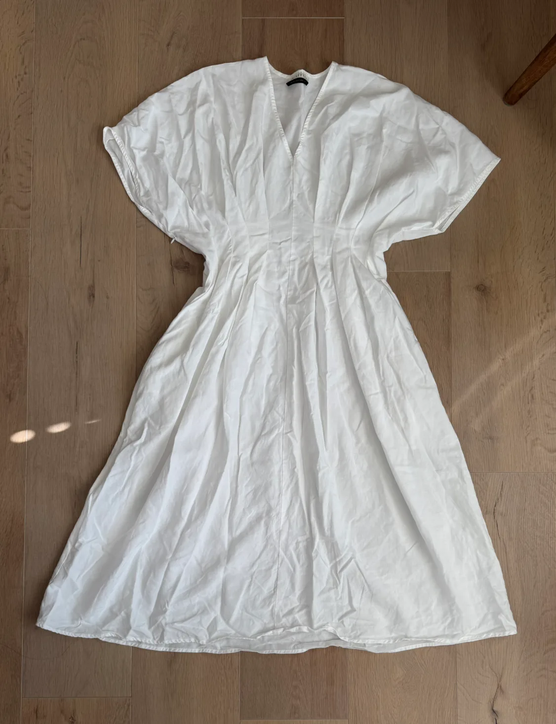 Rosebanks white pleated loose dress image indicator(4)