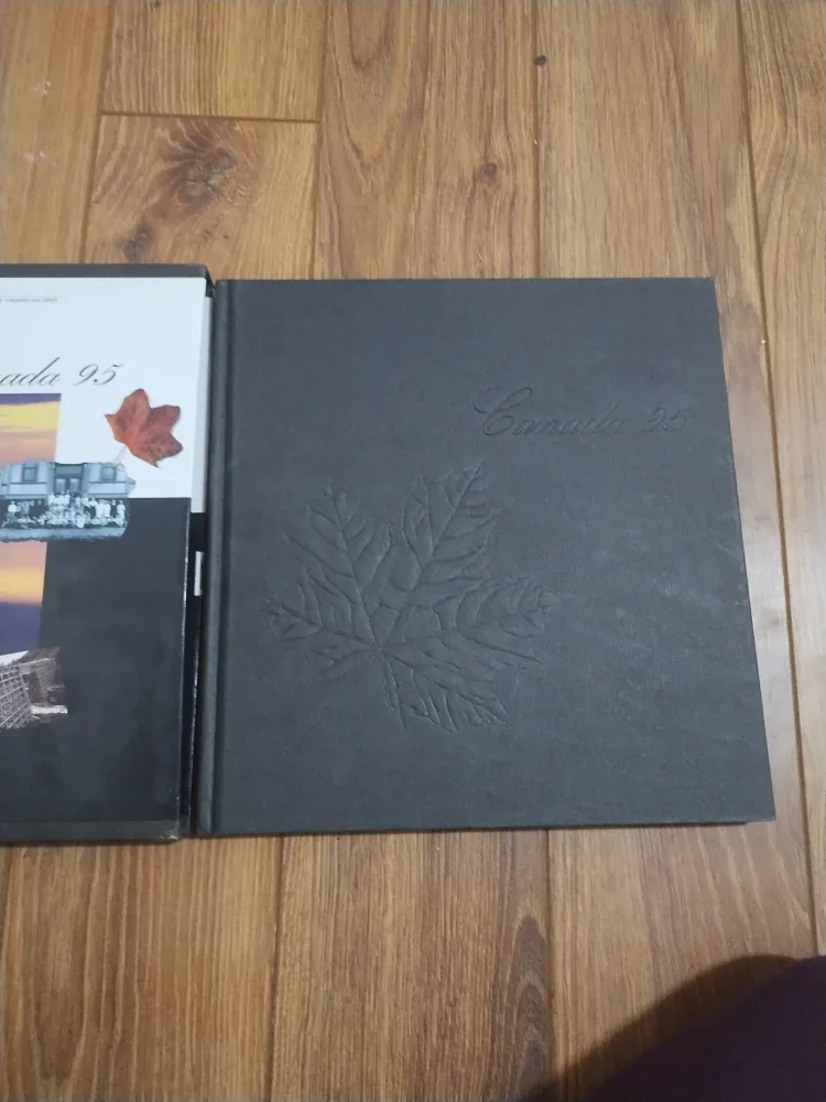 Canada 1995 Stamp Collection Album image indicator(2)