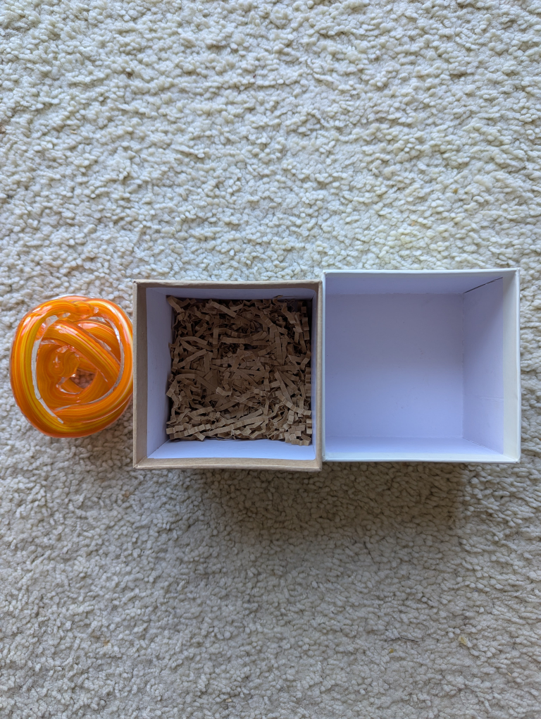 Glass Endless Knot - orange - photo 3