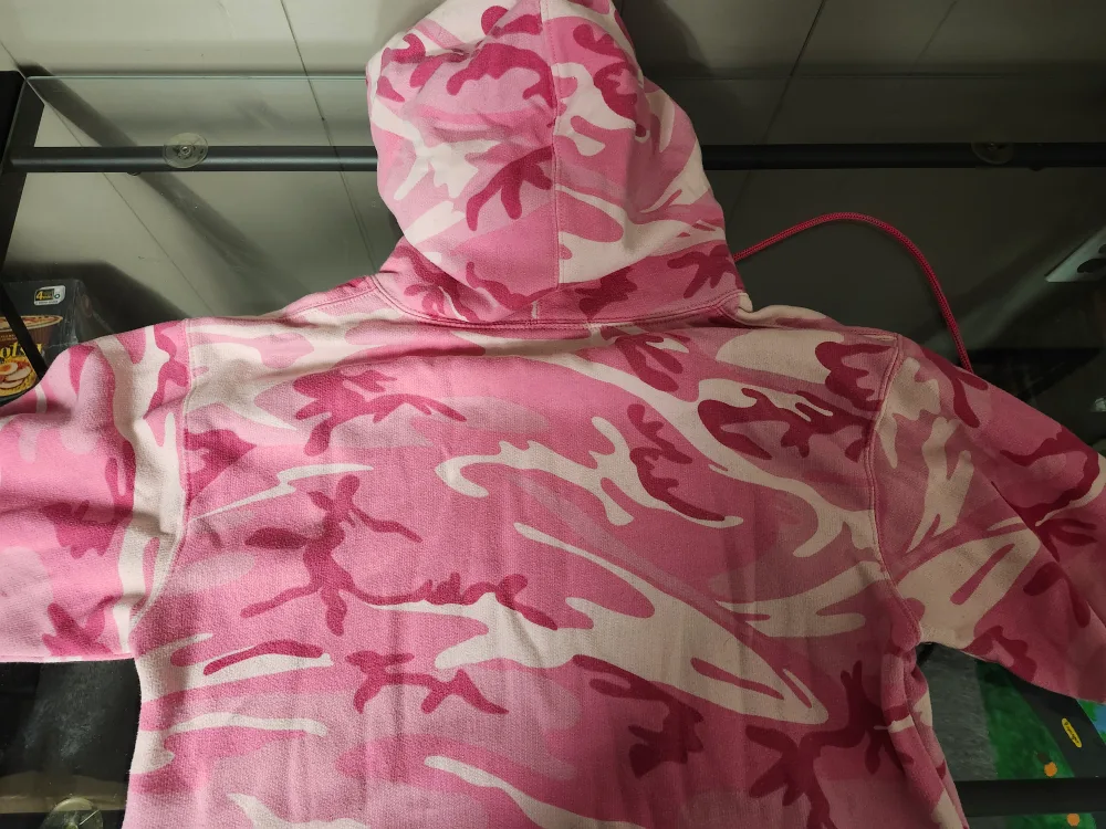Authentic Pink Thrasher Camo Hoodie Size Small image indicator(2)
