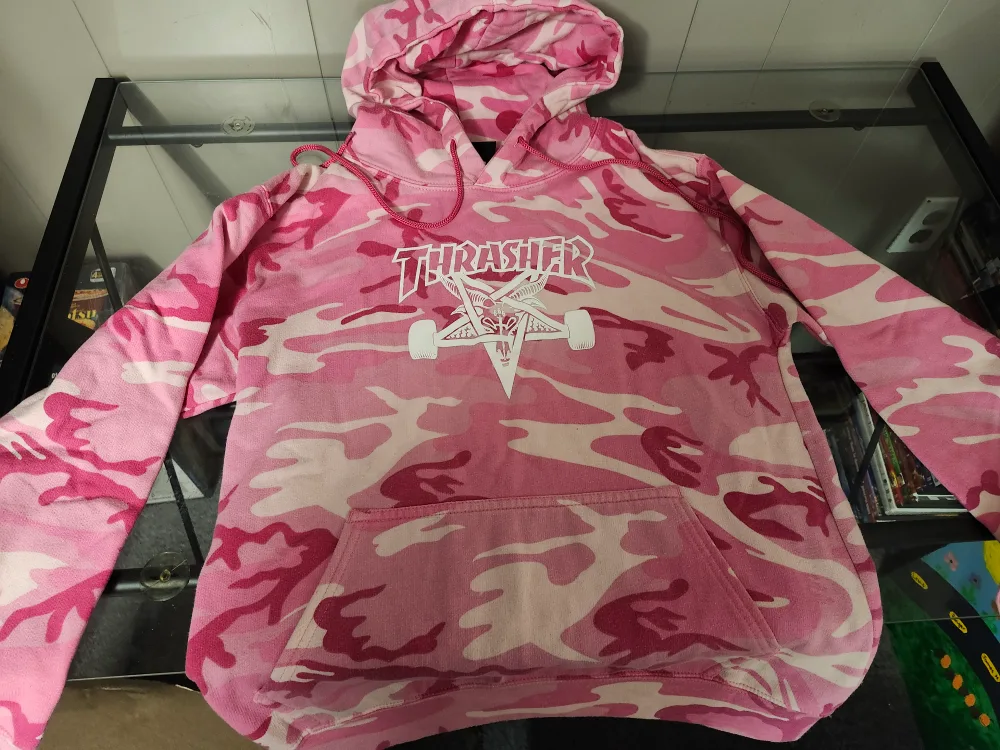 Authentic Pink Thrasher Camo Hoodie Size Small image indicator(5)