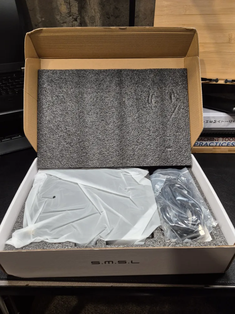 Smsl AO200 all in one amp with remote image indicator(4)