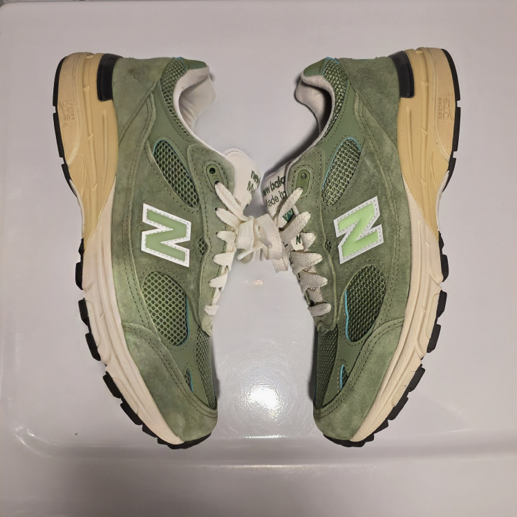 New Balance 993 Chive Green Size 10