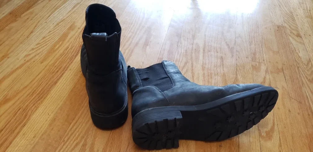 Women's Black Leather Chelsea Boots - Size 7 1/2 image indicator(3)