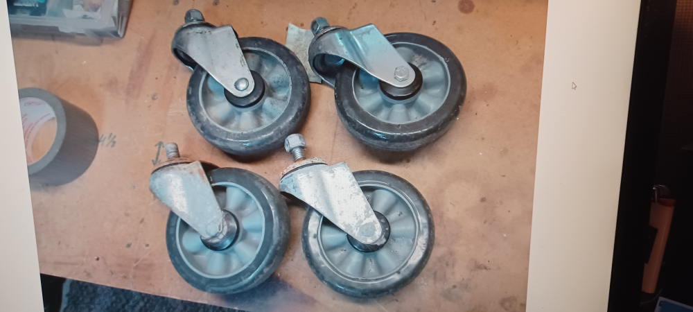 set of 4 Used Caster Wheels