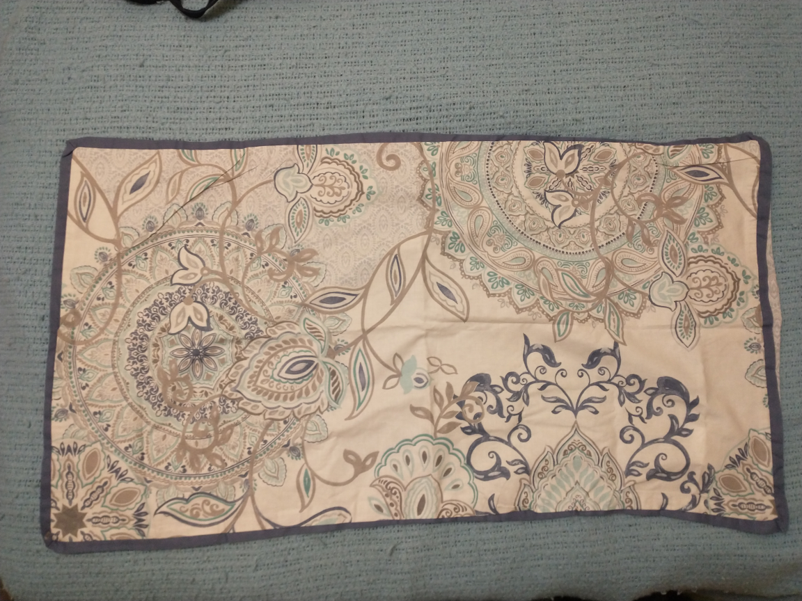 LOVELY KING SIZE BLUE & WHITE FLORAL DESIGN PILLOWCASE