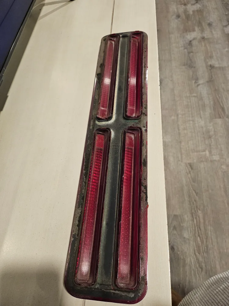 67 GTO REAR TAILIGHT LENSE LH image indicator(4)