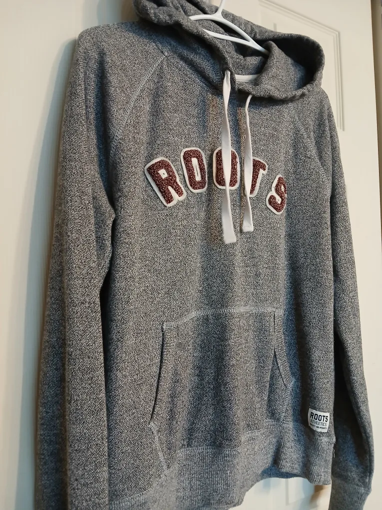 ROOTS Grey branded hoodie, size medium (M) image indicator(2)