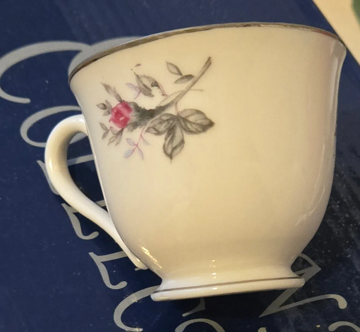 Vintage Some Casa Japan Tea Set - Roses image indicator(6)