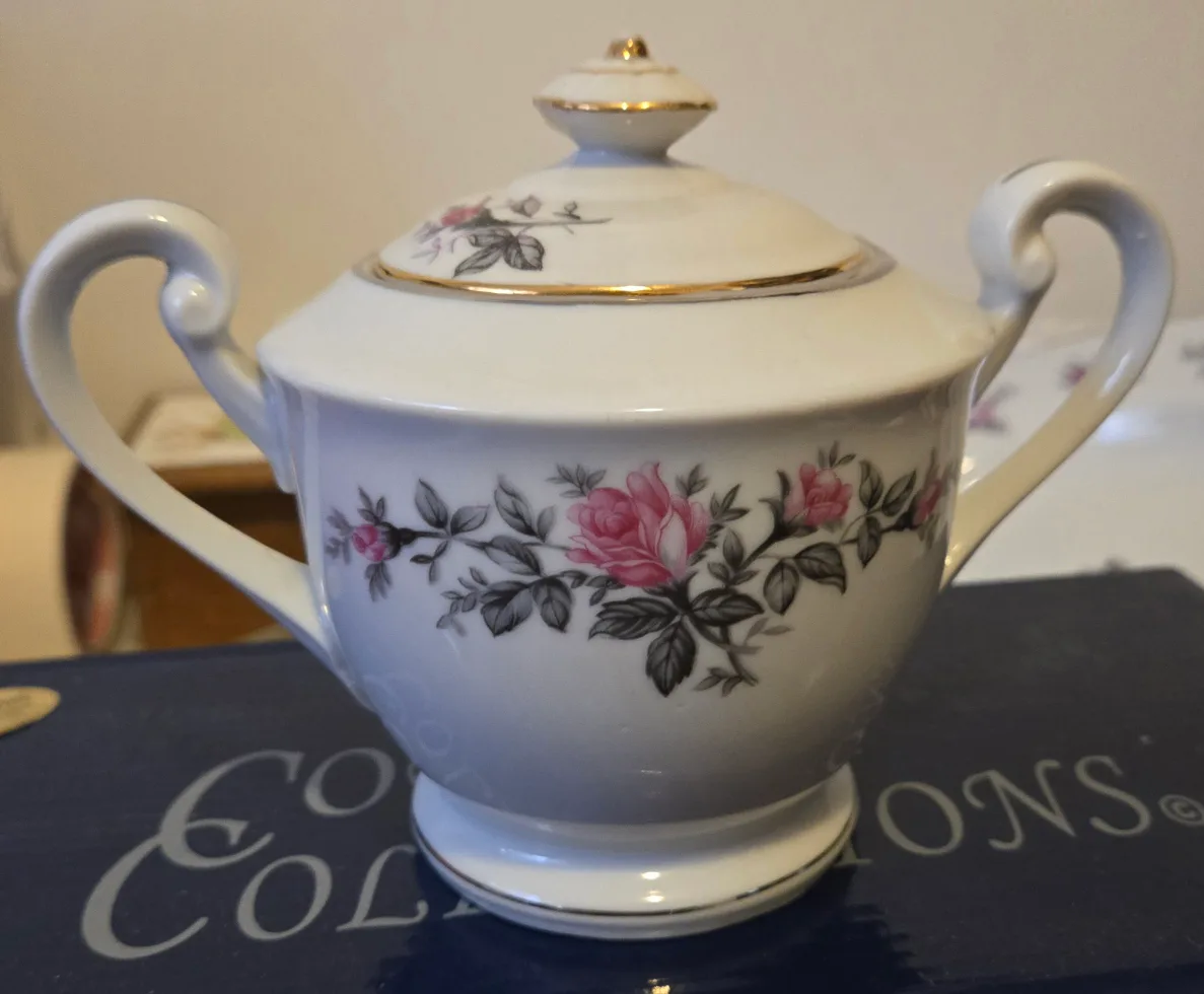Vintage Some Casa Japan Tea Set - Roses image indicator(8)