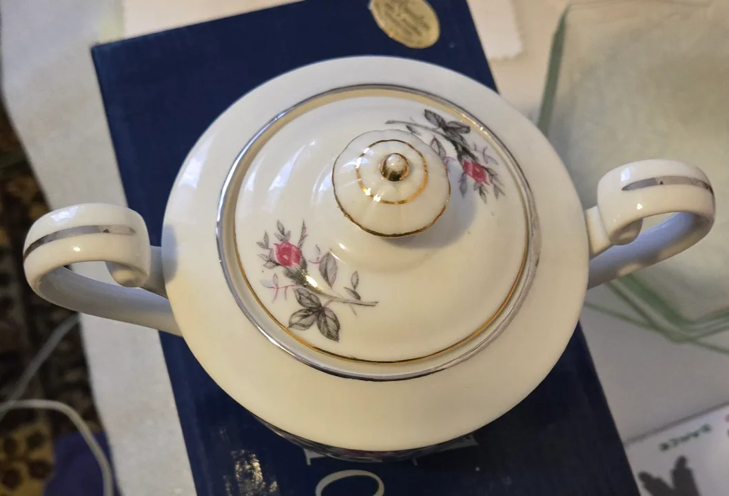 Vintage Some Casa Japan Tea Set - Roses image indicator(9)