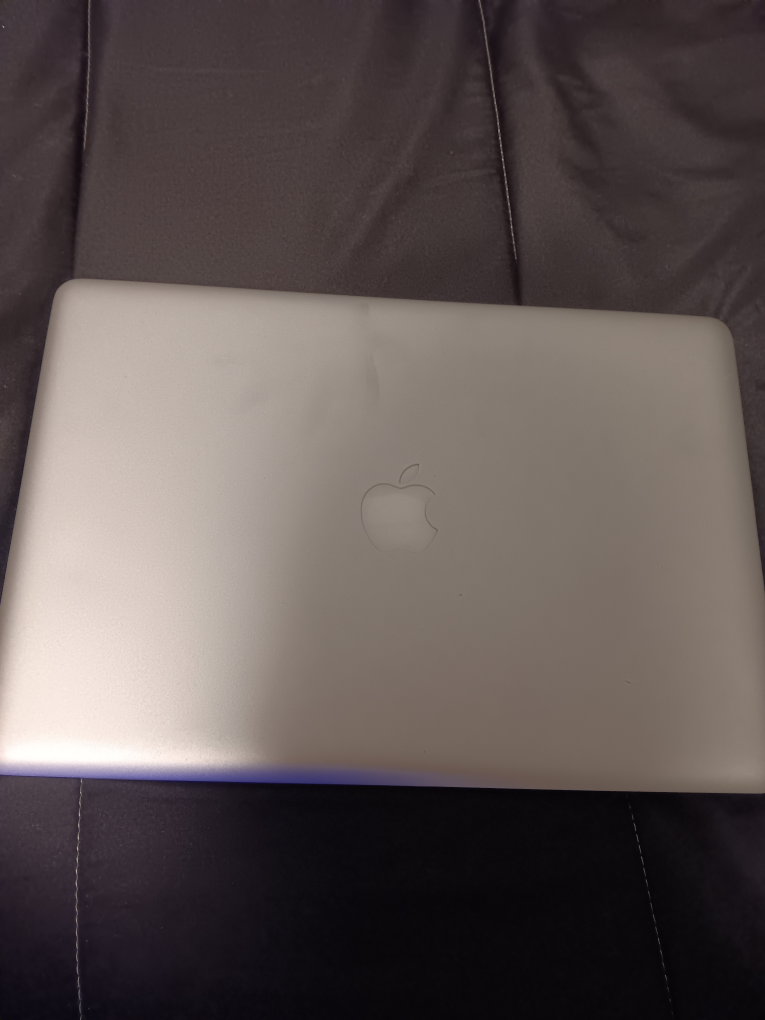 Apple MacBook Pro Laptop