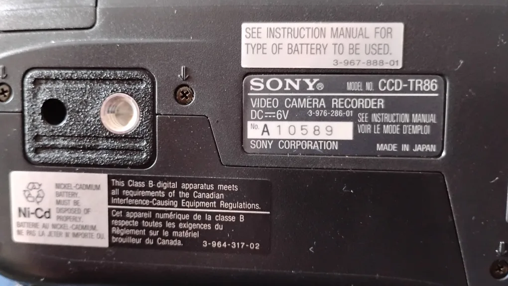 Sony Handycam CCD-TR86 Video Camera Recorder with Accessories image indicator(2)