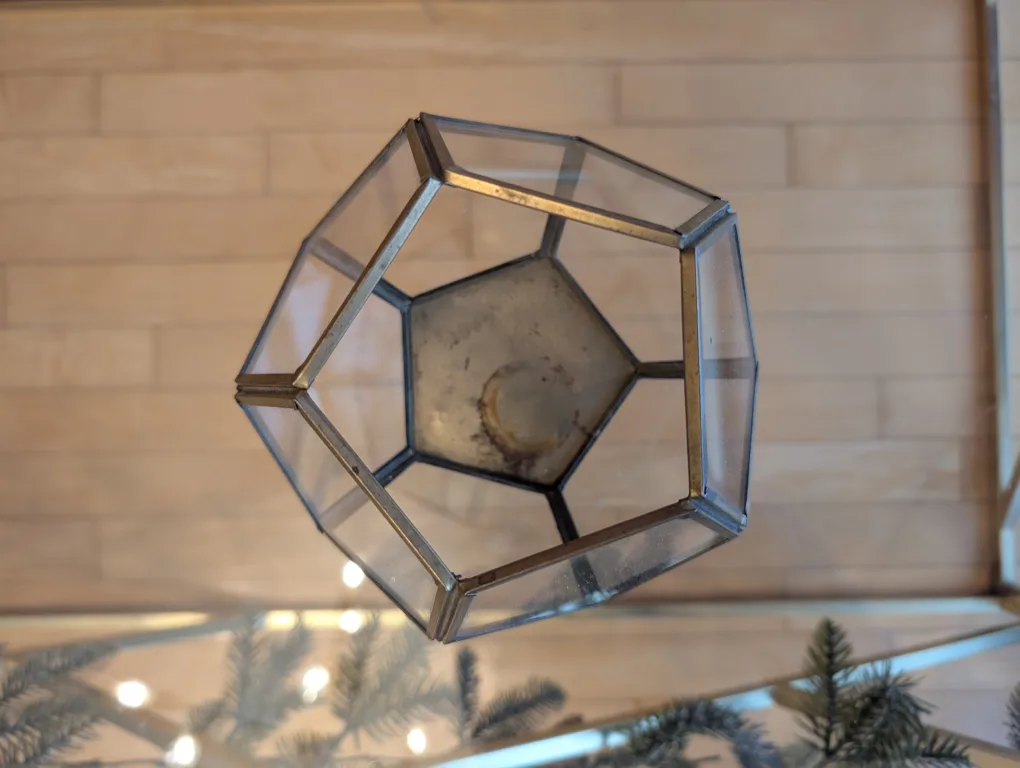 Geometric Glass and Metal Terrarium image indicator(3)