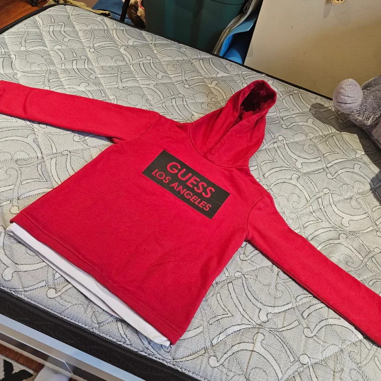 Kids Guess Red Hoodie Size 8 image indicator(3)