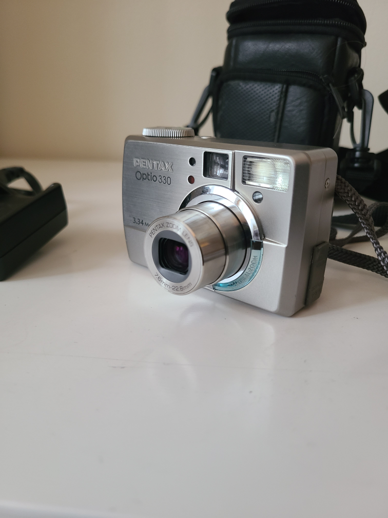 Pentax Optio 330 Digital Camera - w/ Case & Accessories - photo 3