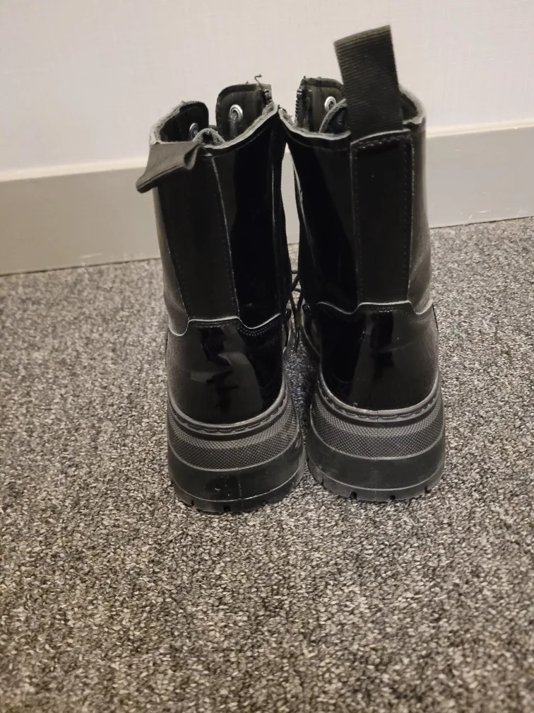 Black Patent Leather Lace-Up Platform Boots image indicator(2)