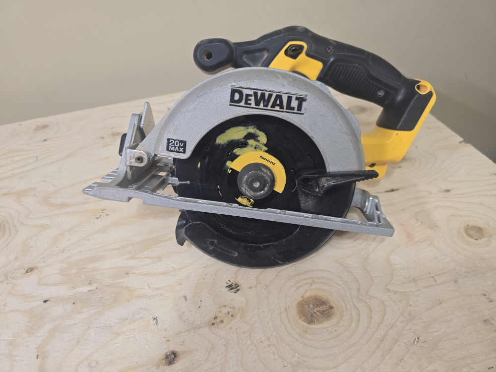 6 an half Dewalt 20V Max Circular Saw