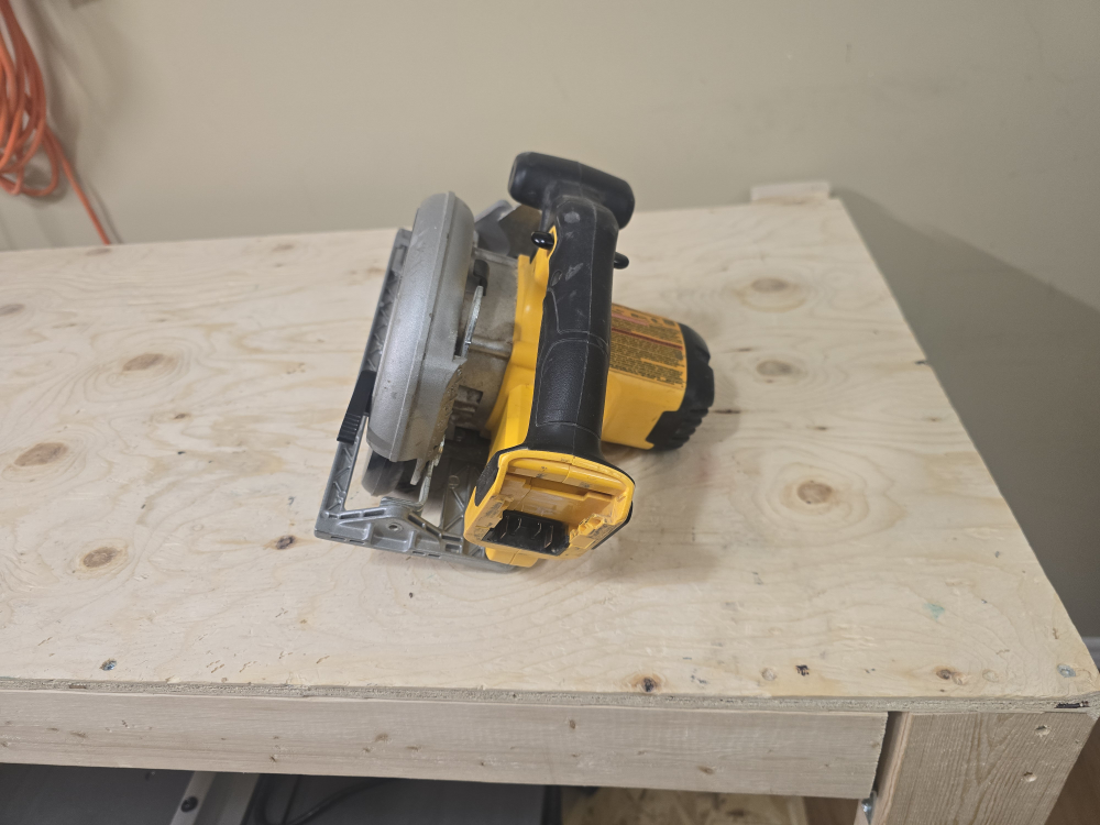 6 an half Dewalt 20V Max Circular Saw - photo 3