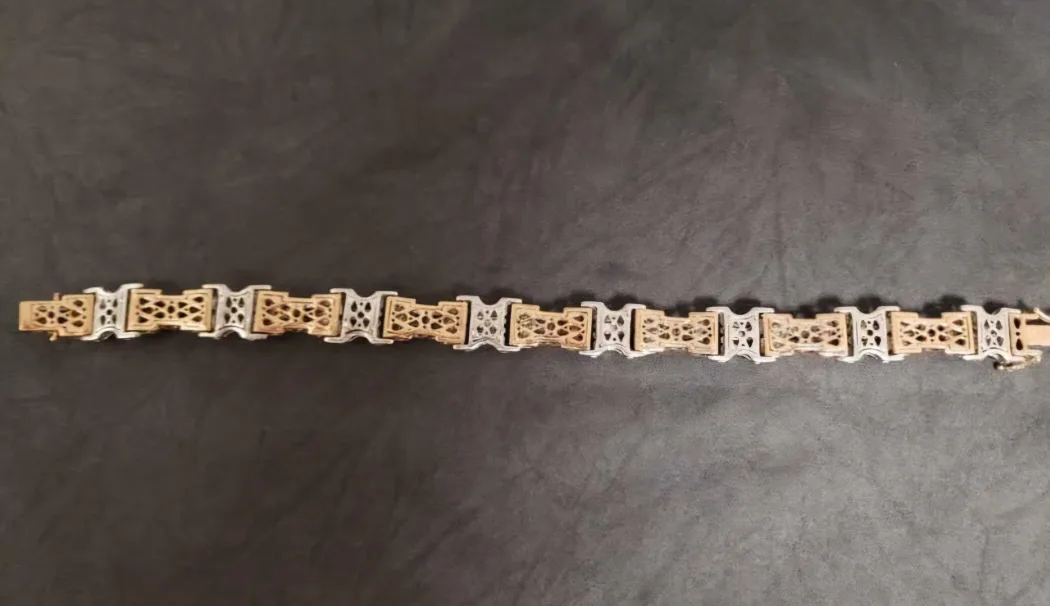 Two-Tone Diamond Unisex Bracelet image indicator(3)