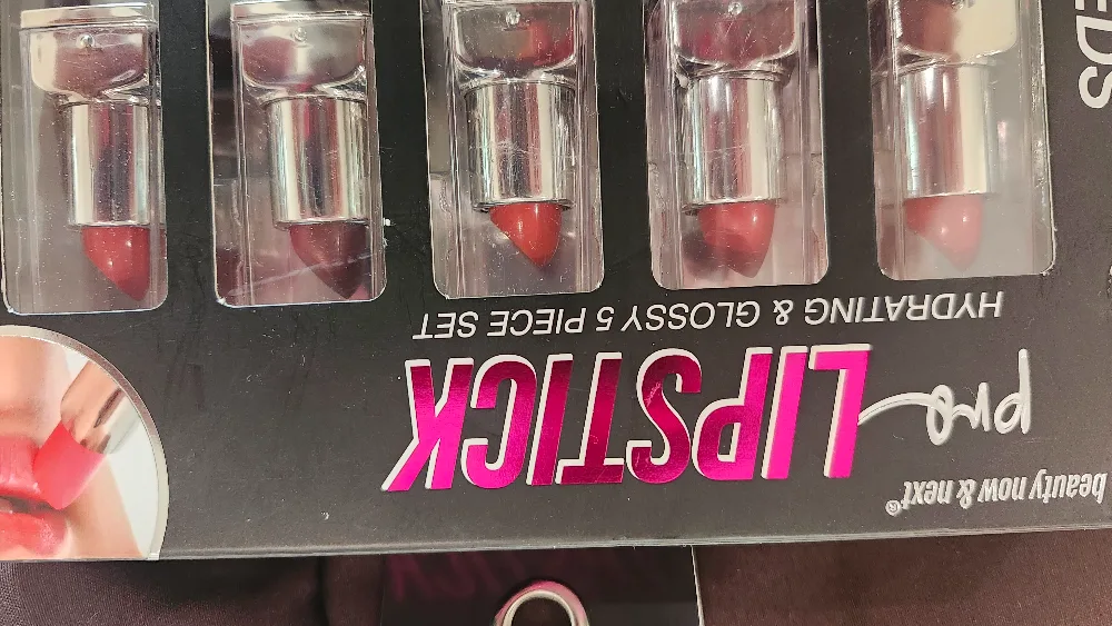 5 RED HOT LIP SHADES Lipstick 5-Piece Set image indicator(5)