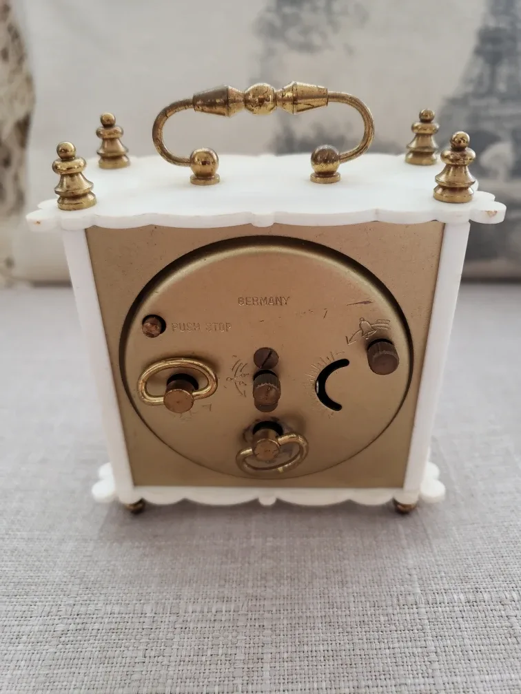 Vintage alarm Clock - White with Roses image indicator(2)