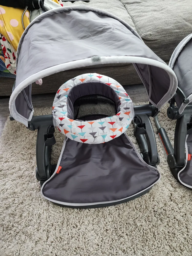 Ingenuity SmartSit Floor Seat with Tray image indicator(2)