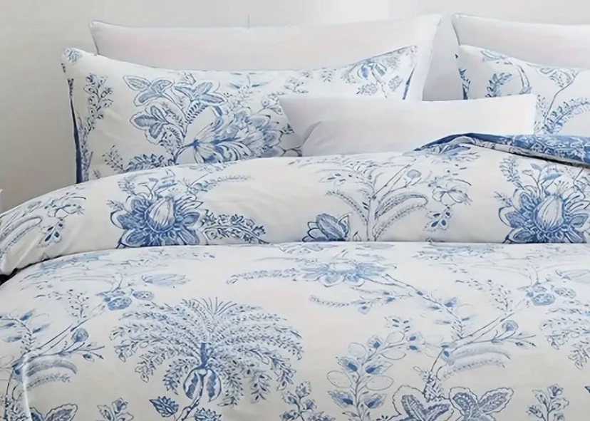 Brand New King Duvet Cover and king size shams