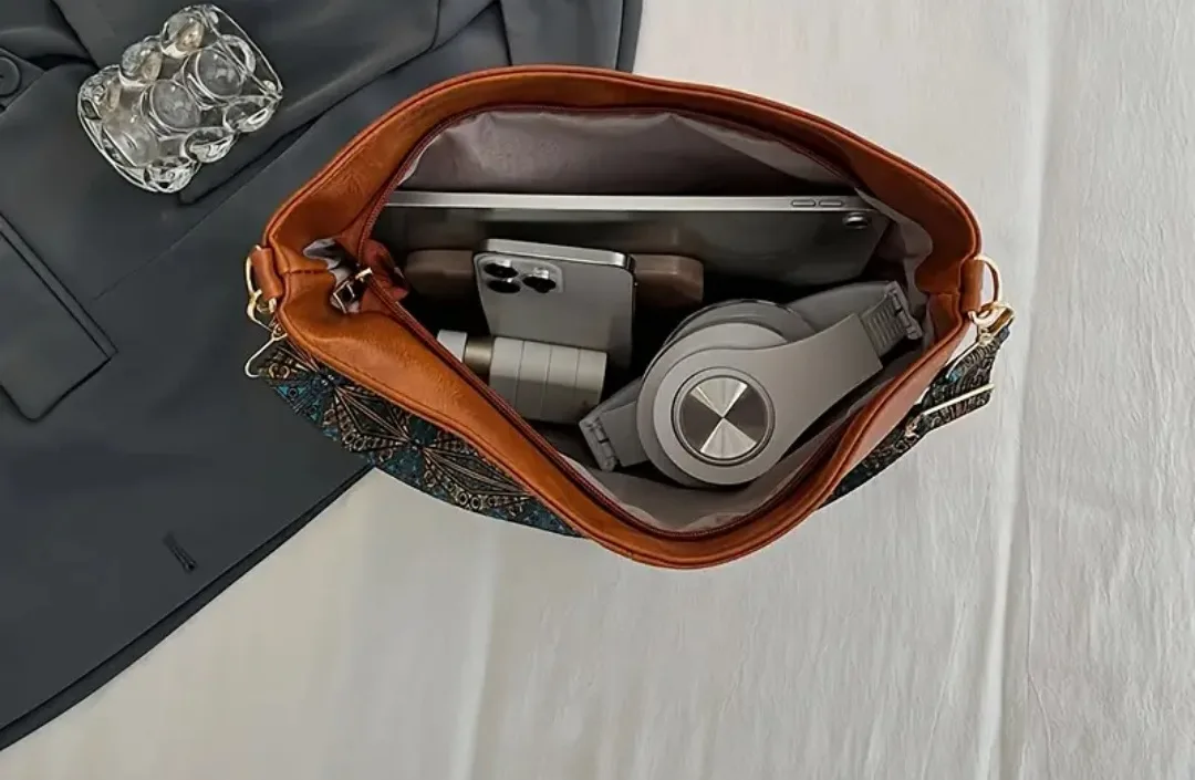 BRAND NEW Brown PU Shoulder Bag with patterned strap🧡 image indicator(4)