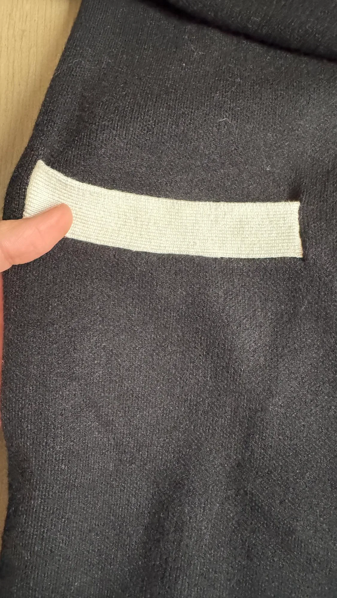 New! Express black/white knitted cardigan image indicator(6)