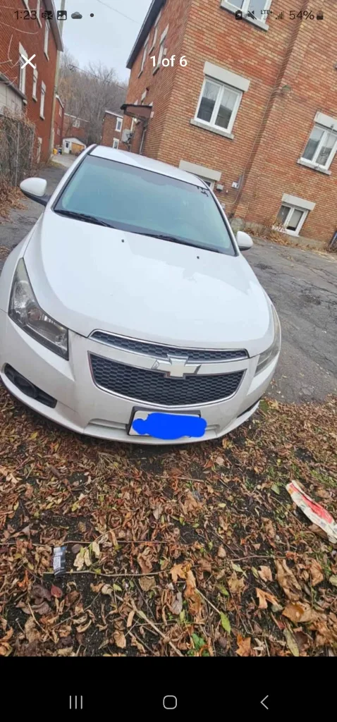 2012 Chevrolet Cruze - White Sedan image indicator(3)