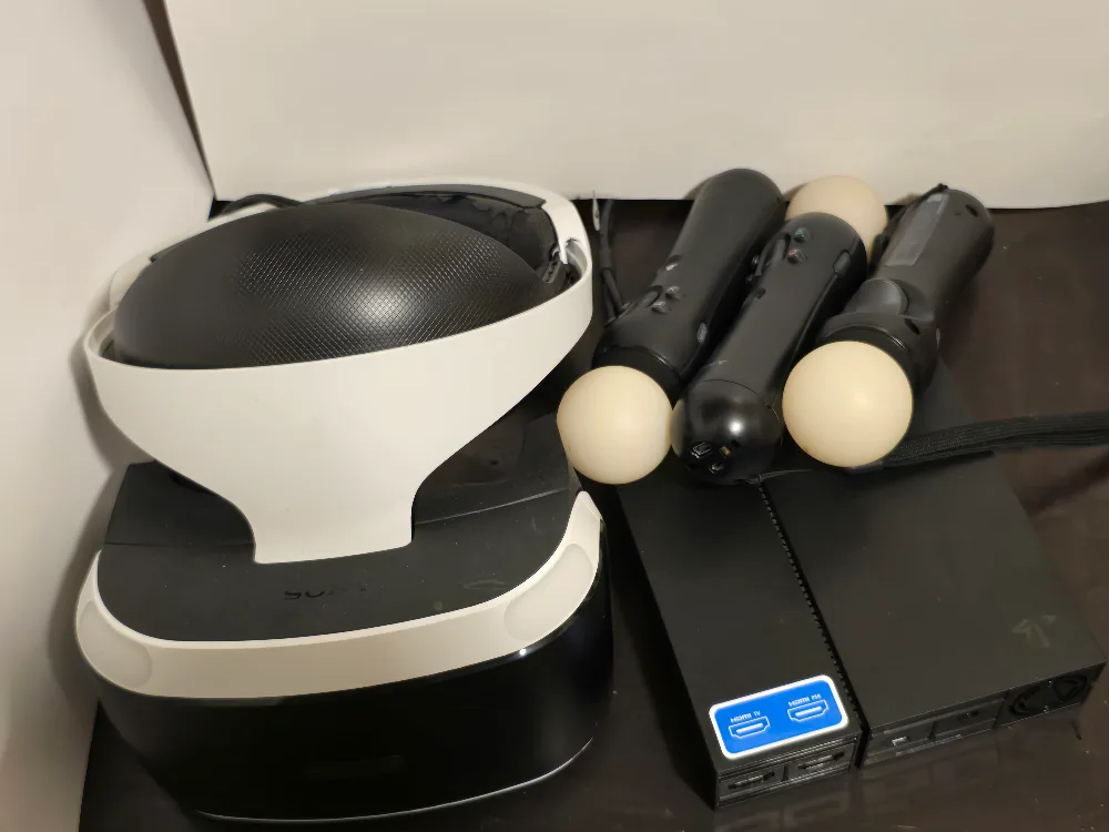 PlayStation VR Headset with Move Controllers and Processing Unit thumbnail