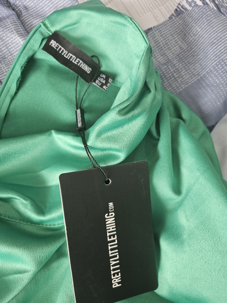 PrettyLittleThing Emerald Green Satin Midi Dress - photo 4