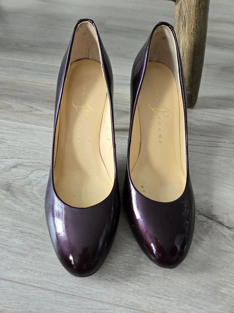 Burgundy Patent Leather Pumps image indicator(4)