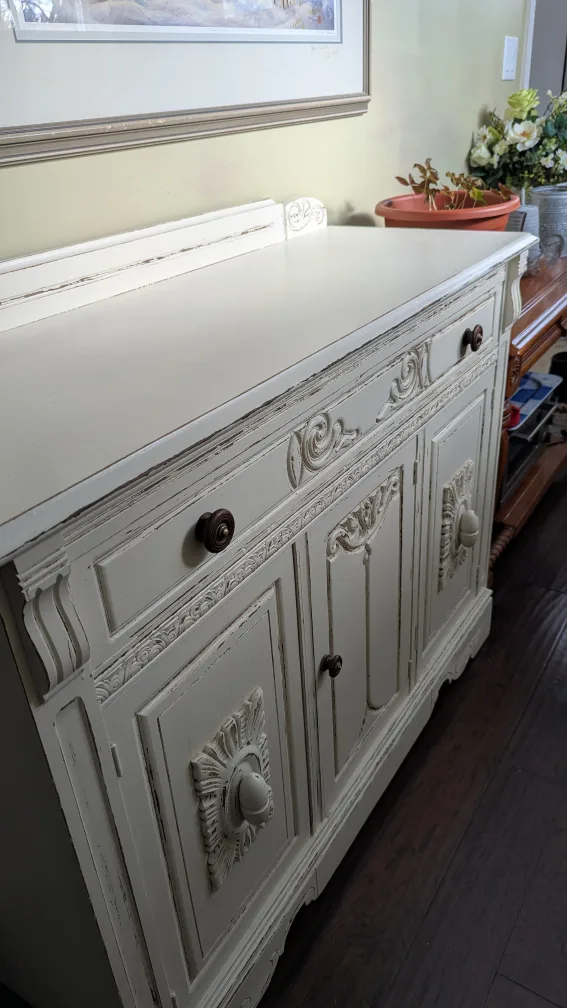 Vintage White Sideboard with Mirror image indicator(4)