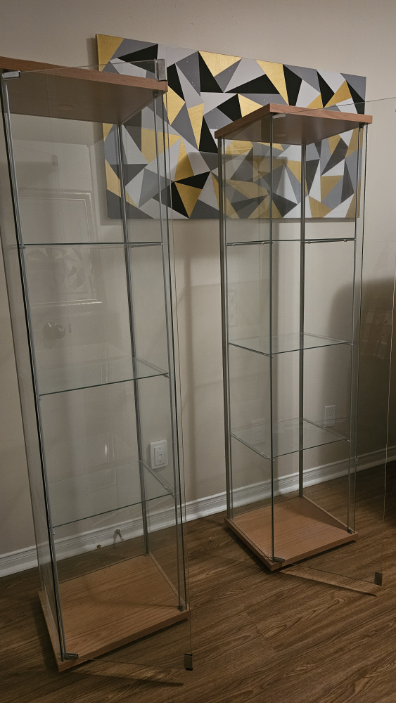 Pair of Glass Display Cabinets - photo 4