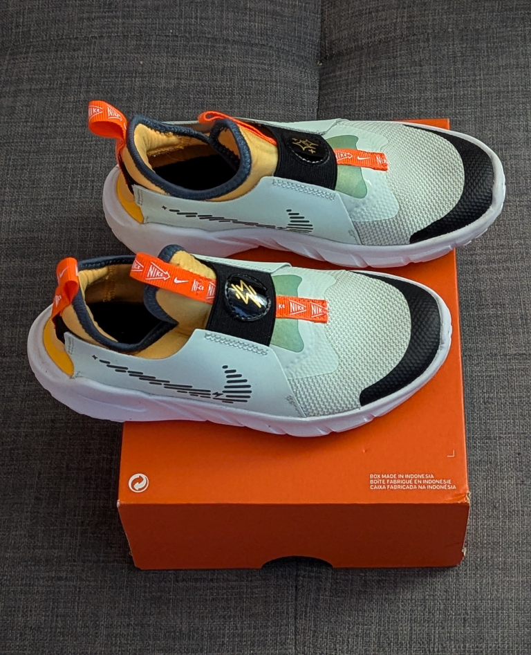 Nike Flex Runner 2 'Barely Green' Size 1Y (PS) - photo 3