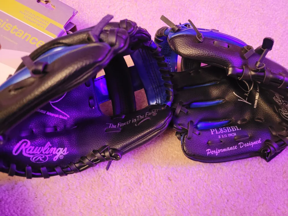 Two Rawlings PL85BBL 8 1/2 inch Youth Baseball Glove image indicator(4)