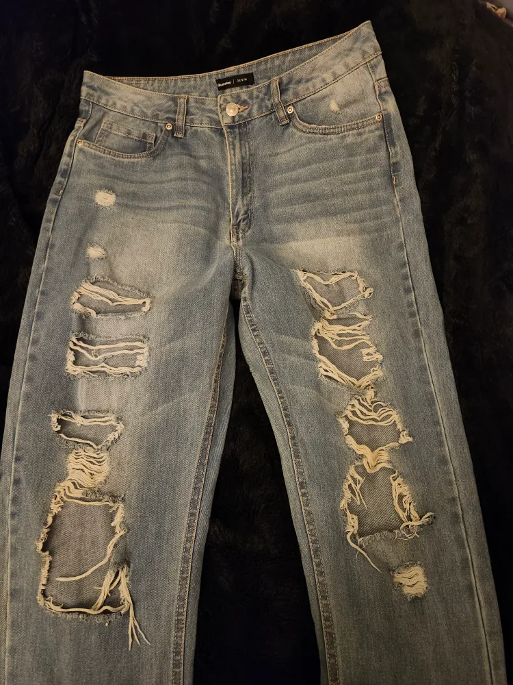Light Wash Distressed Boyfriend Jeans thumbnail