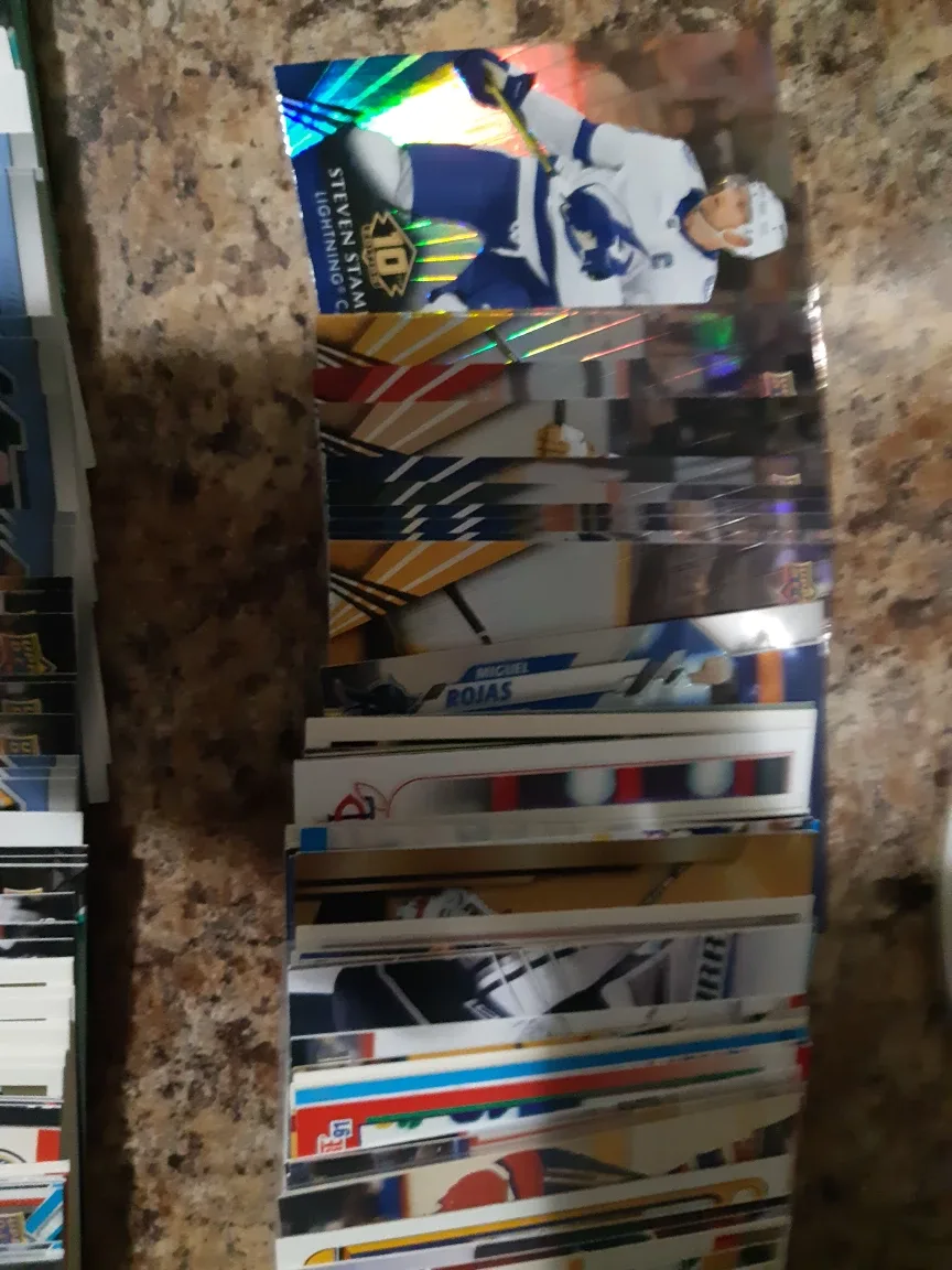 #freecycle Large Collection of Hockey Trading Cards image indicator(4)