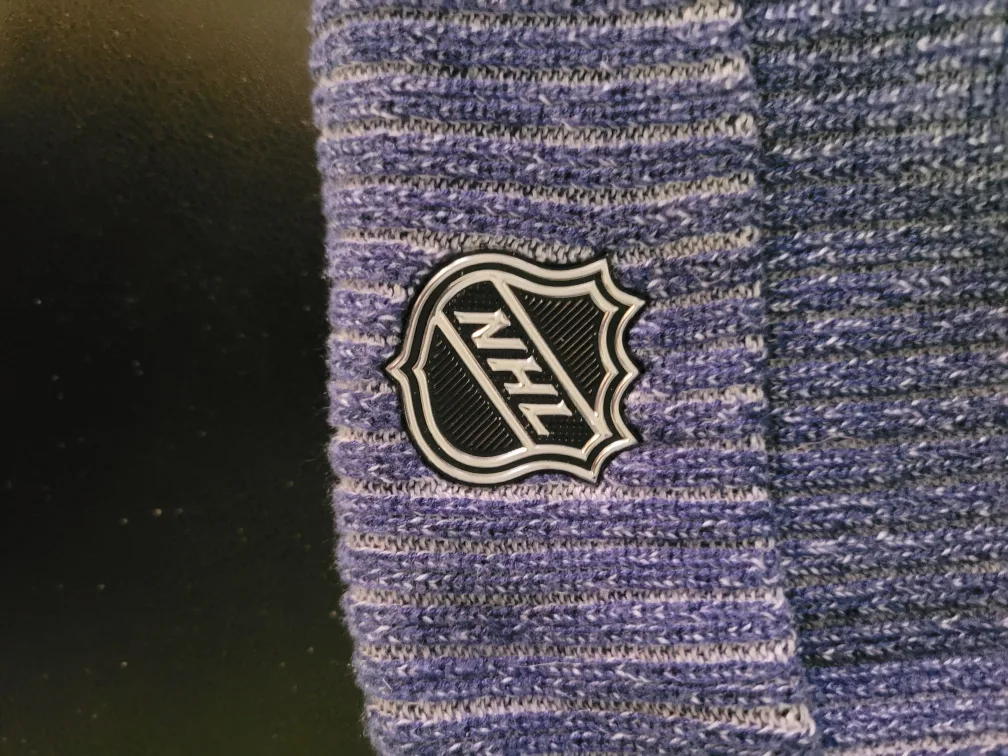 Toronto Maple Leafs NHL Cuffed Beanie image indicator(2)