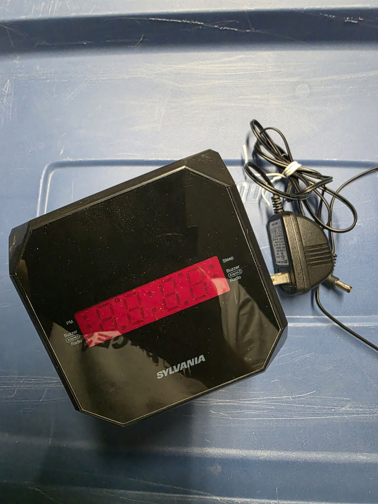 Sylvania Clock Radio with Snooze